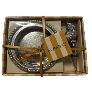 New in box BOMBAY Luxury Owl Wine Bottle Coaster and Stopper Silver Elegant Gift